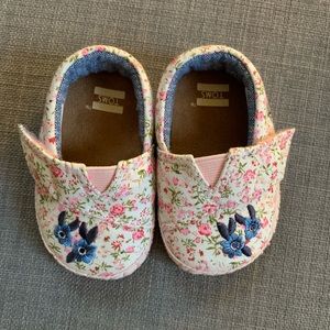 Baby size 2 Floral TOMs